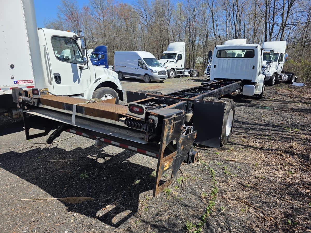 2018 Freightliner/Mercedes M2 106 757609