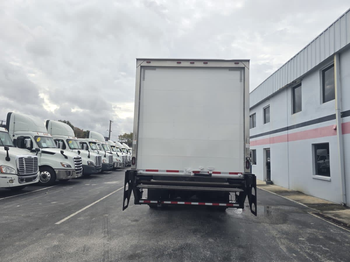 2018 Freightliner/Mercedes M2 106 757612