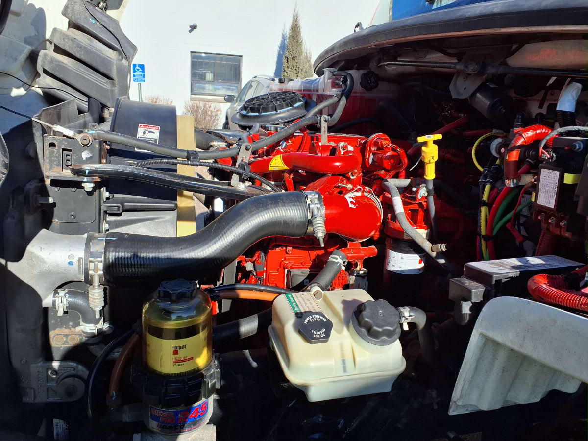 2018 Freightliner/Mercedes M2 106 757613