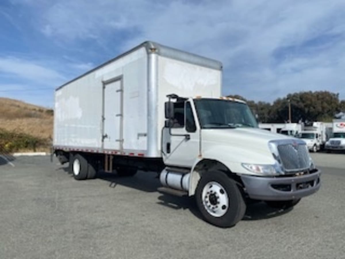 2018 Navistar International 4300 757851