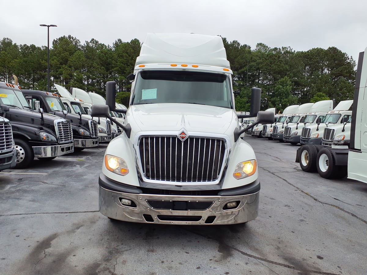 2018 Navistar International LT625 SLPR CAB 758209