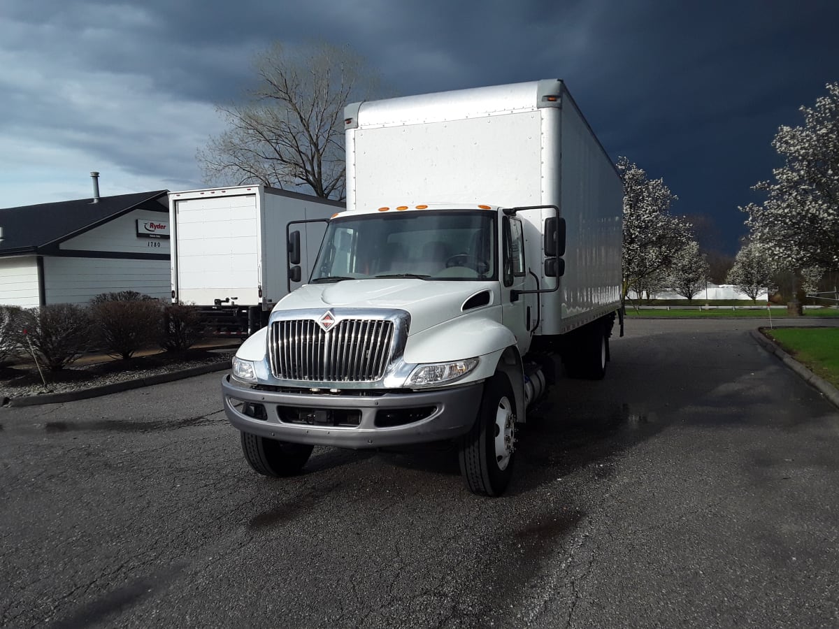 2018 Navistar International 4300 758239