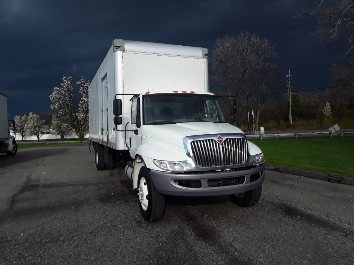 2018 Navistar International 4300 758239