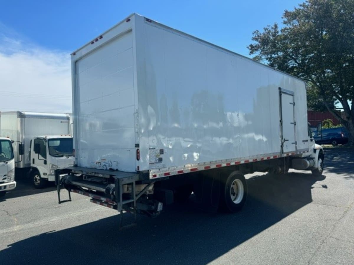 2018 Navistar International 4300 758333
