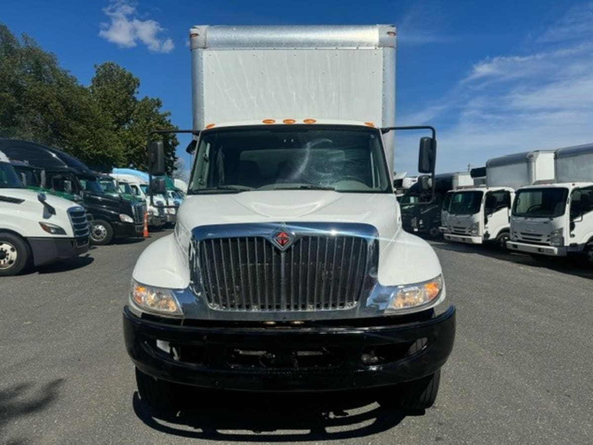 2018 Navistar International 4300 758333