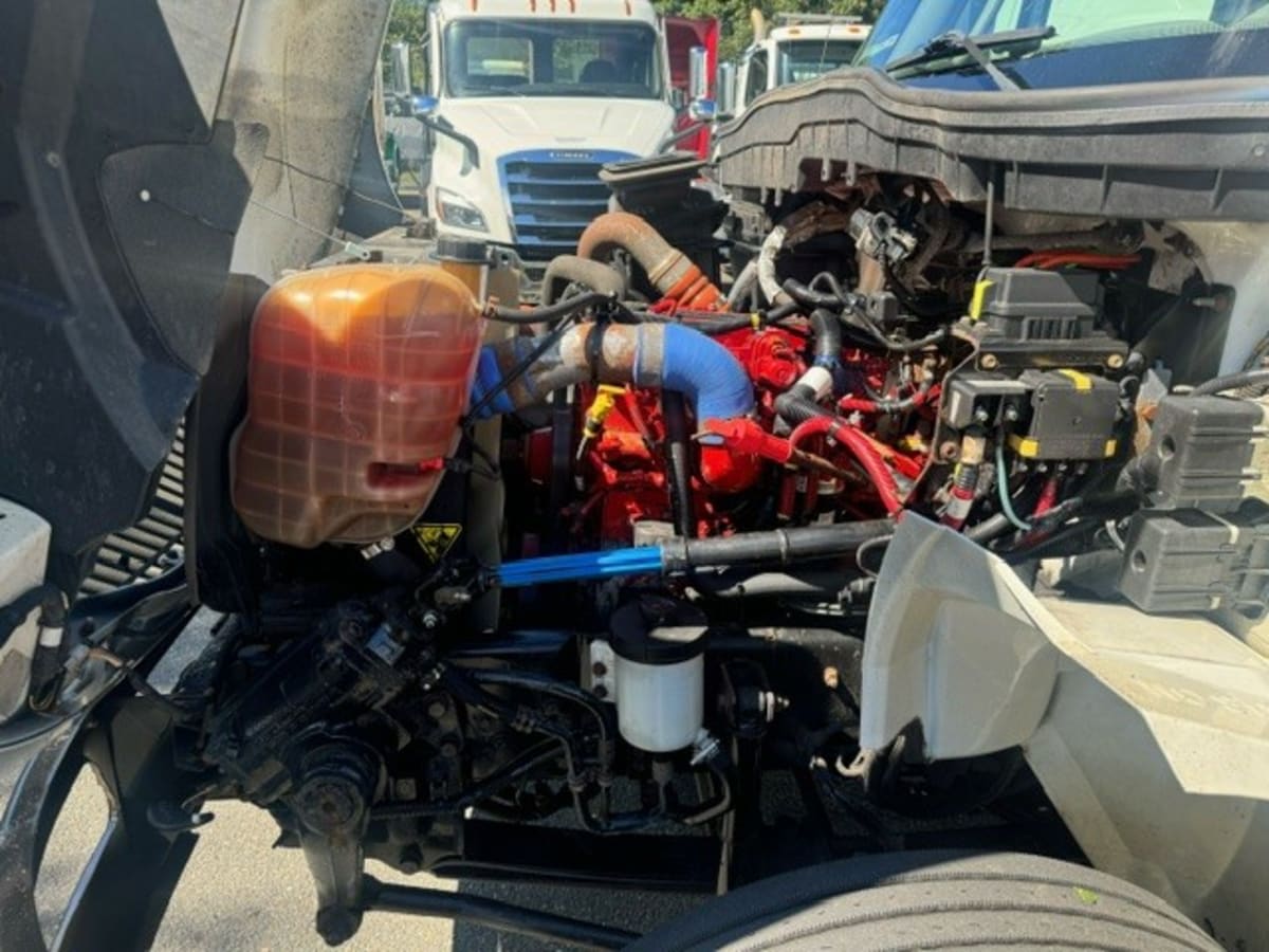 2018 Navistar International 4300 758333