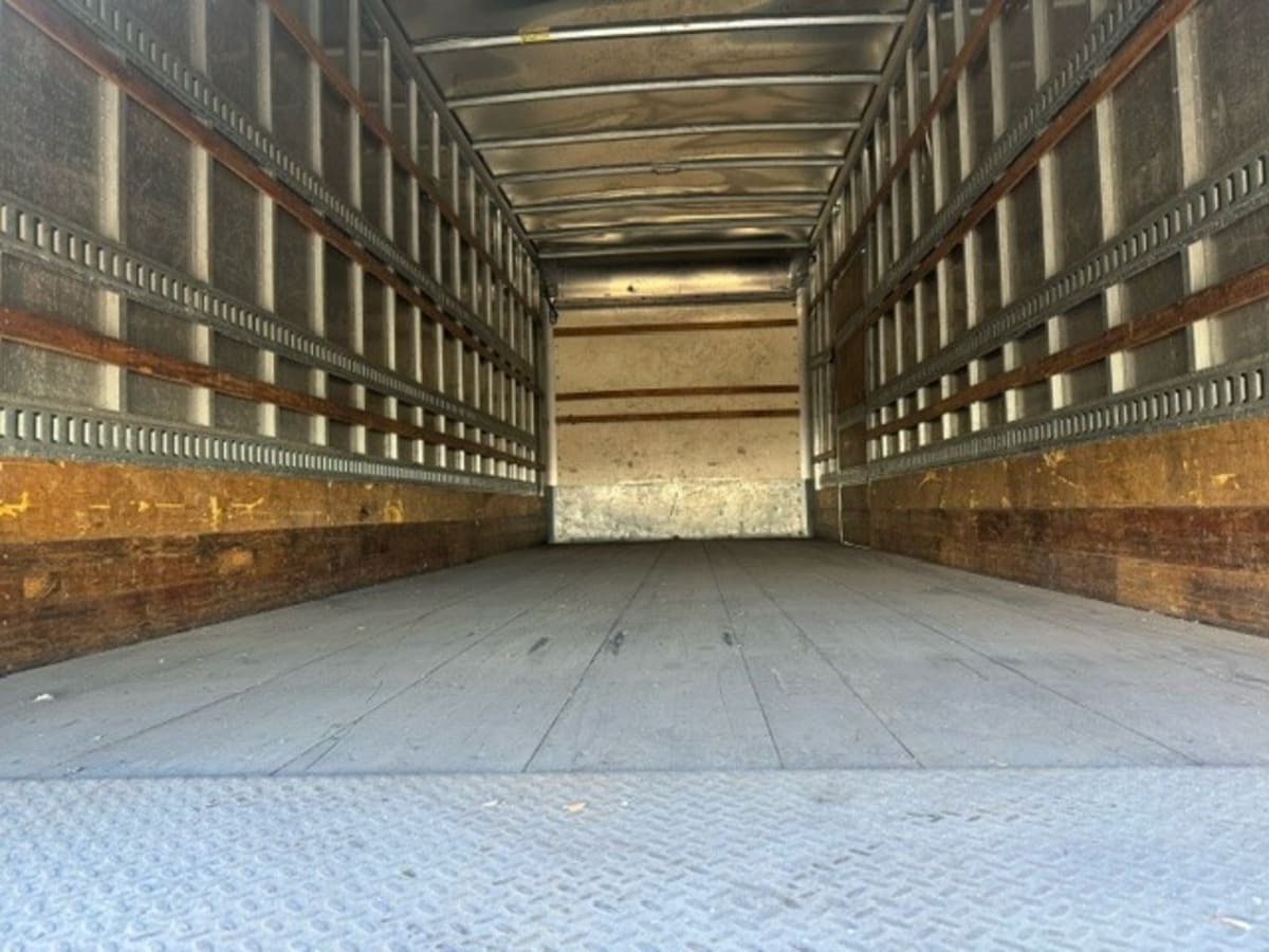 2018 Navistar International 4300 758333