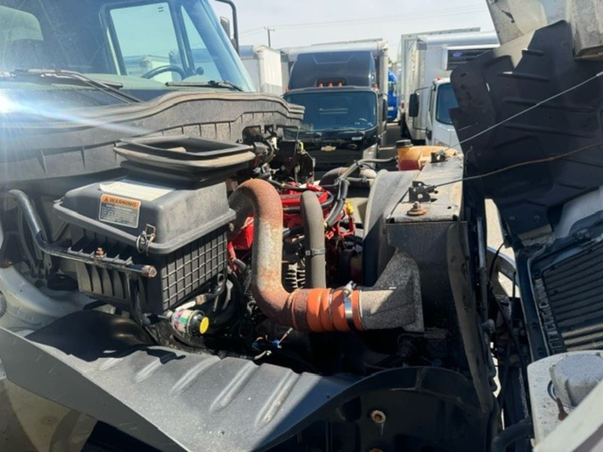 2018 Navistar International 4300 758333