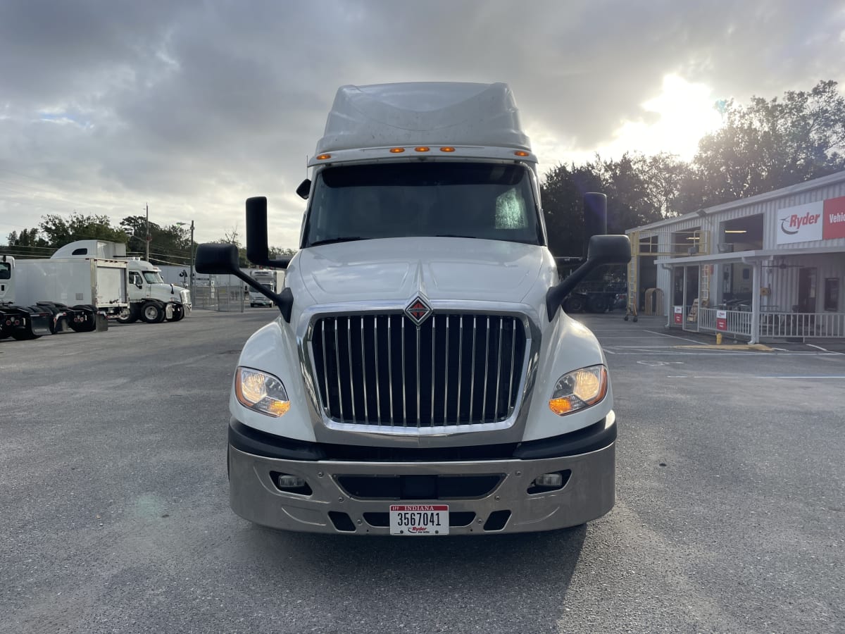 2018 Navistar International LT625 SLPR CAB 758561