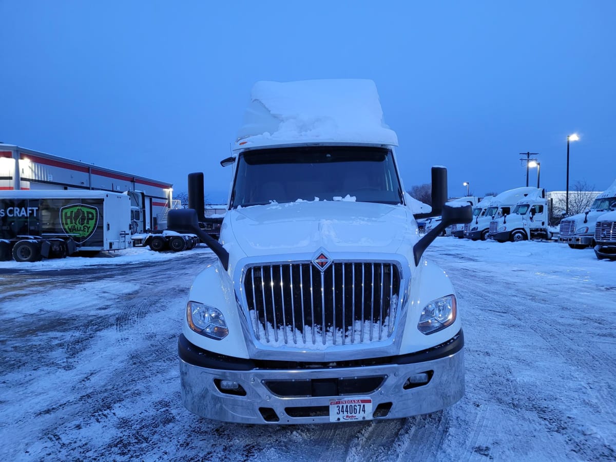 2018 Navistar International LT625 SLPR CAB 758635