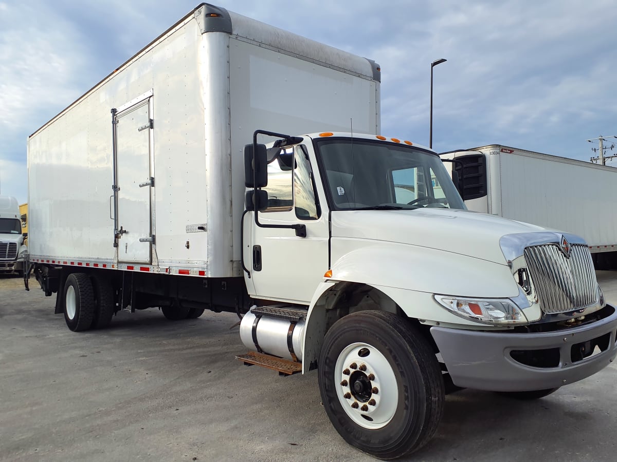 2018 Navistar International 4300 758750