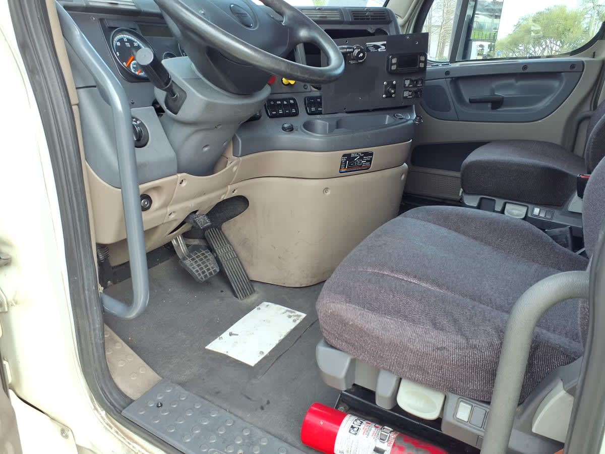 2018 Freightliner - image 7