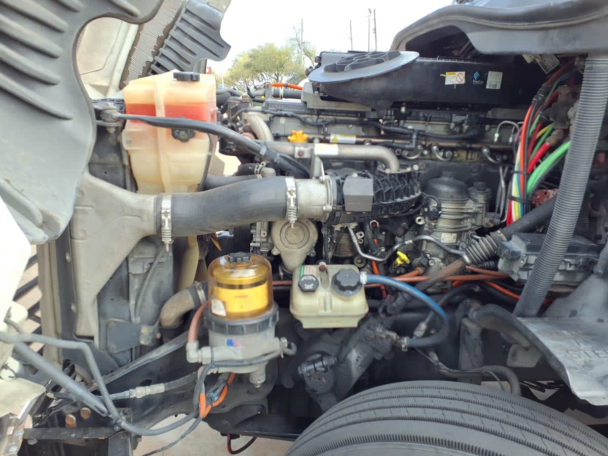 2018 Freightliner - image 9