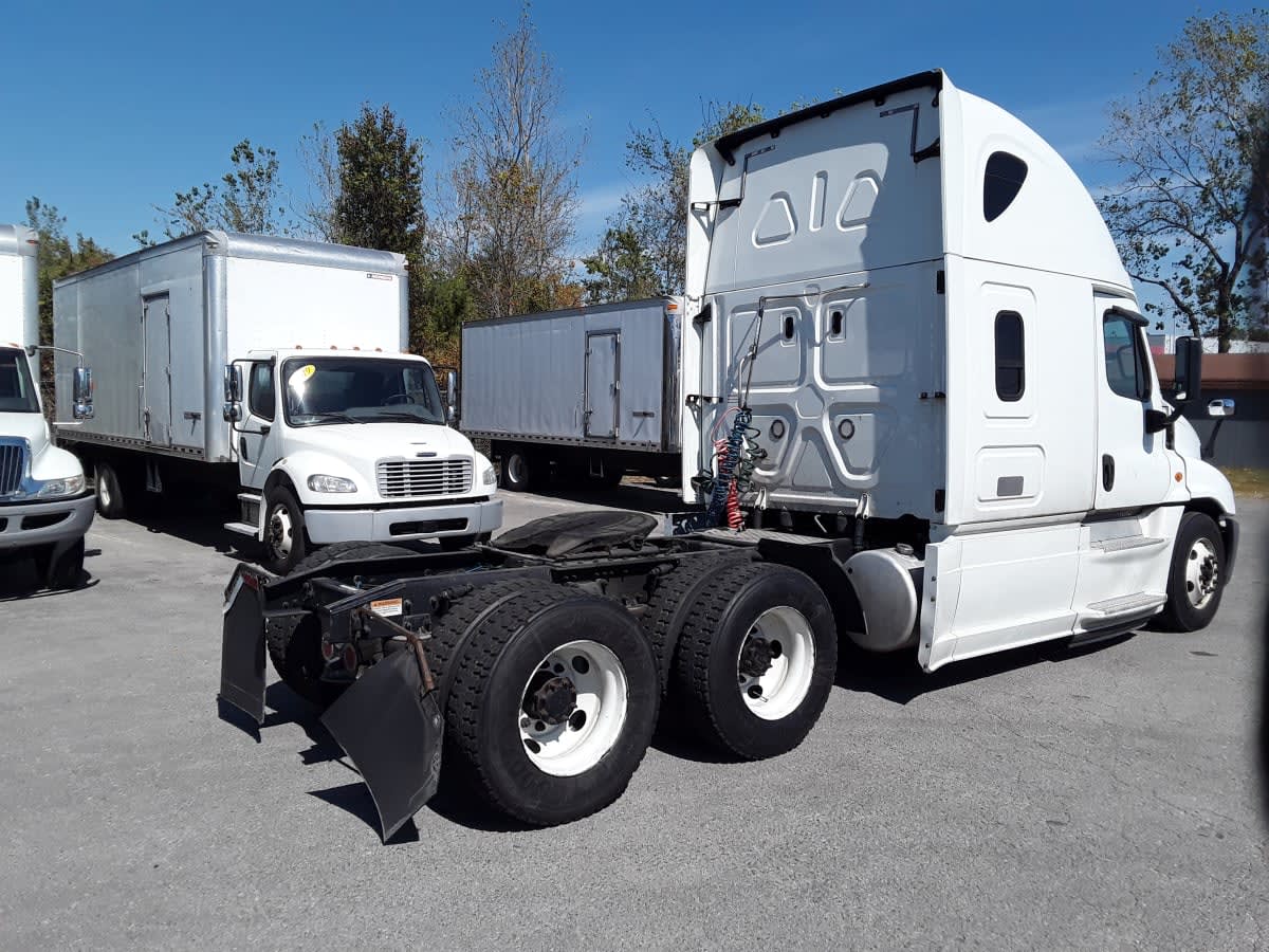 2018 Freightliner Cascadia in La Vergne, TN — photo 4