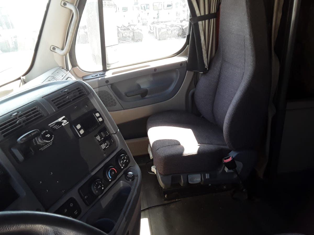 2018 Freightliner Cascadia in La Vergne, TN — photo 7