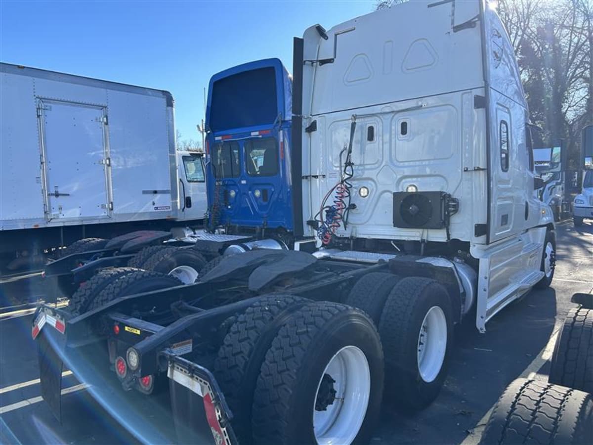 2018 Freightliner/Mercedes CASCADIA 125 760207