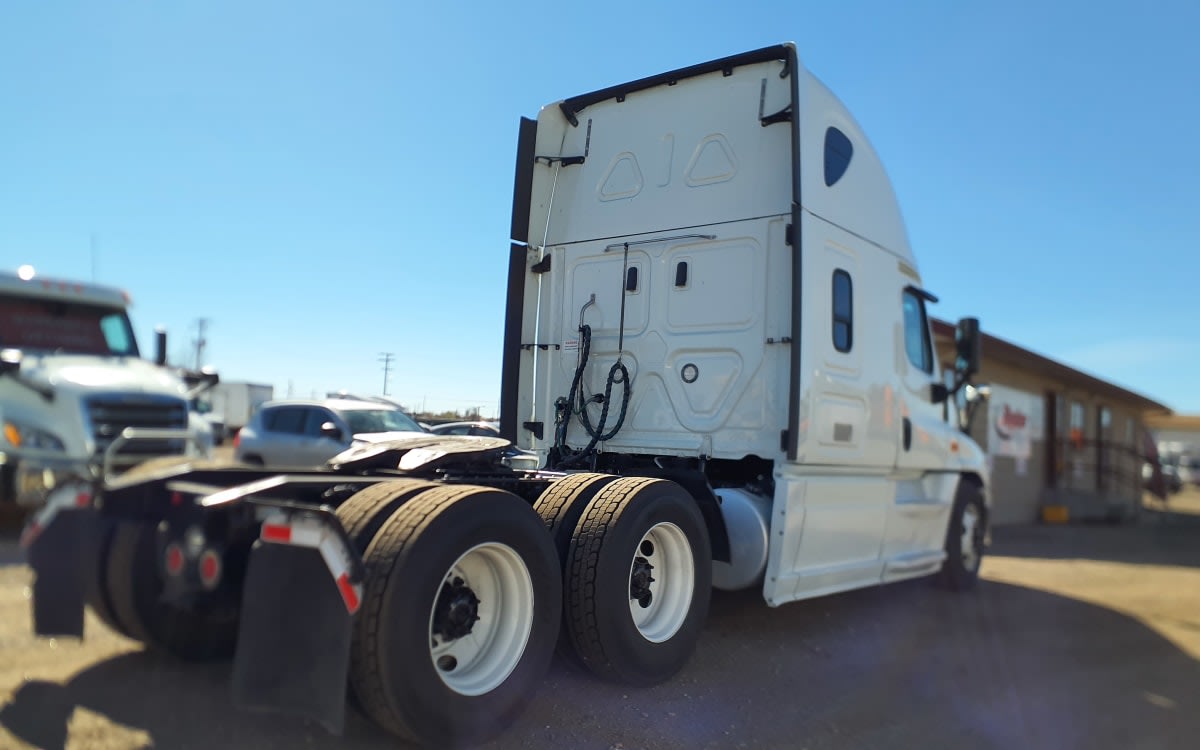 2018 Freightliner - image 4