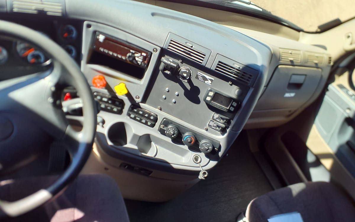 2018 Freightliner - image 7