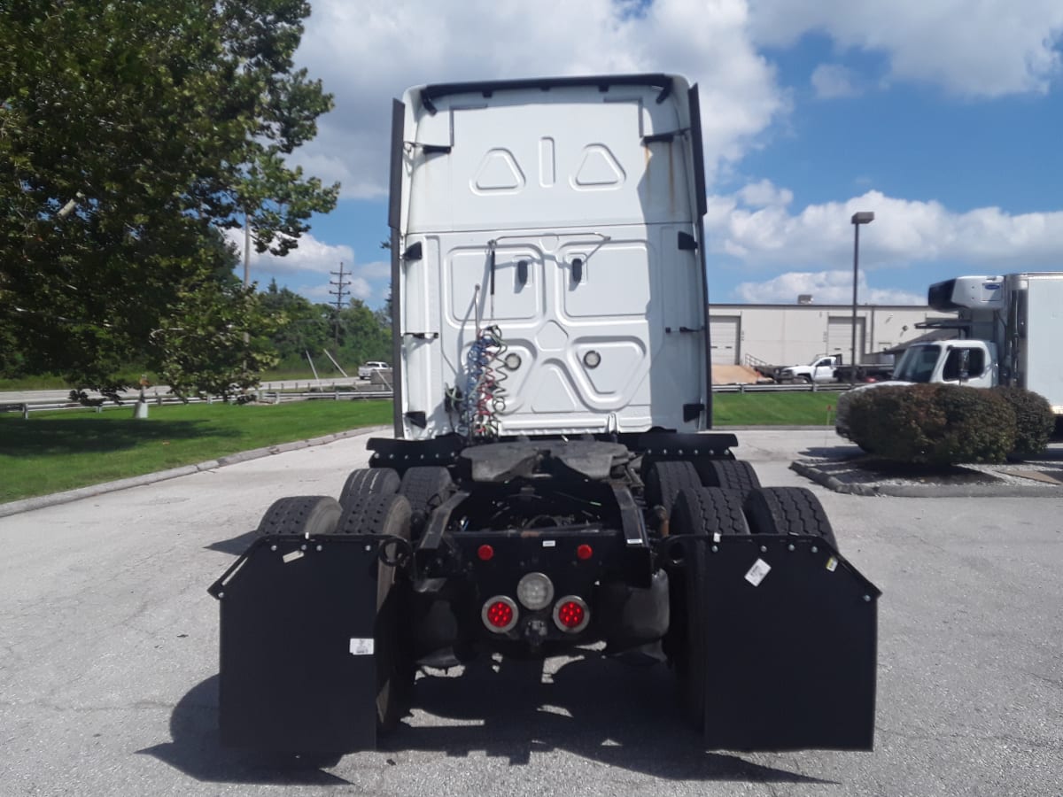 2018 Freightliner Cascadia in O'fallon, MO — photo 5