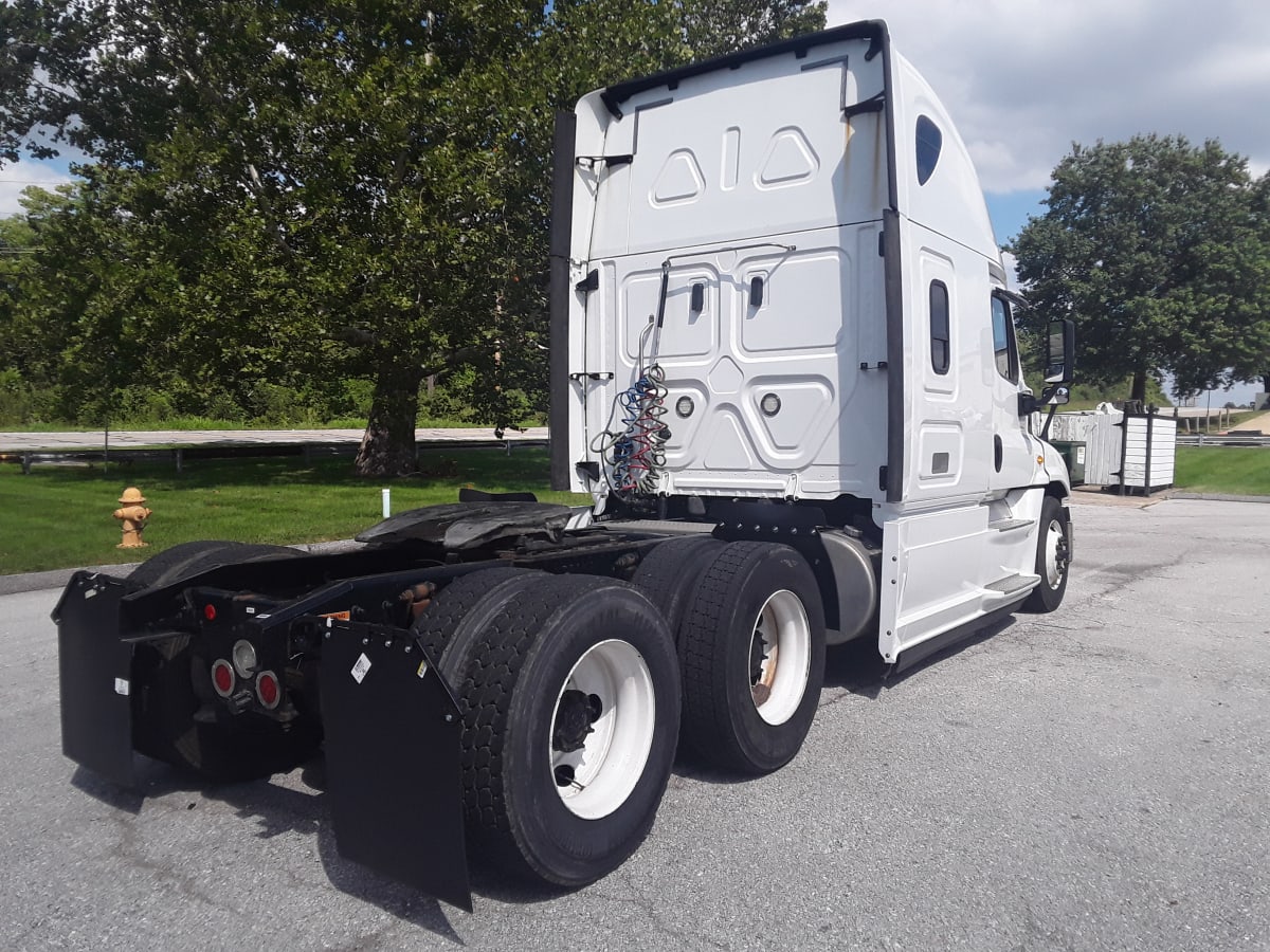 2018 Freightliner Cascadia in O'fallon, MO — photo 4