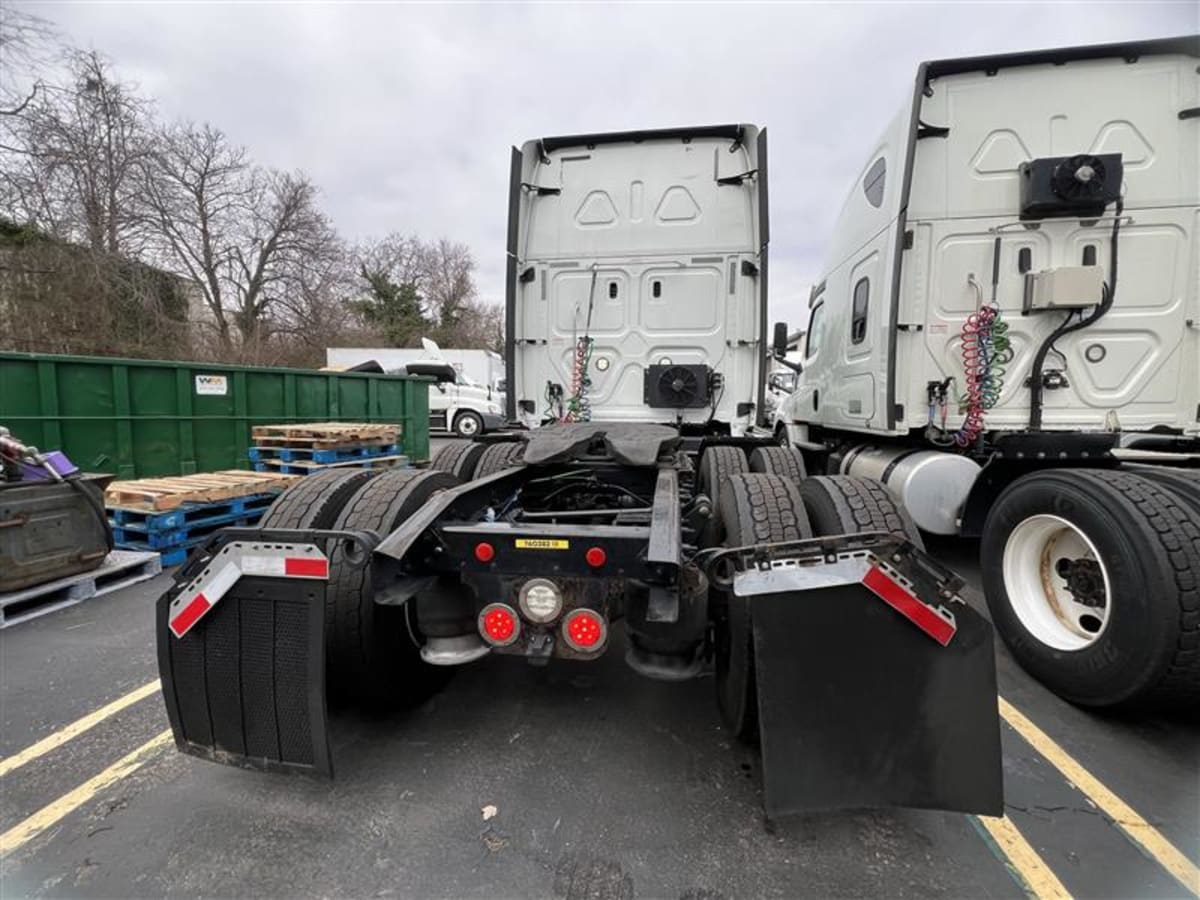 2018 Freightliner/Mercedes CASCADIA 125 760382