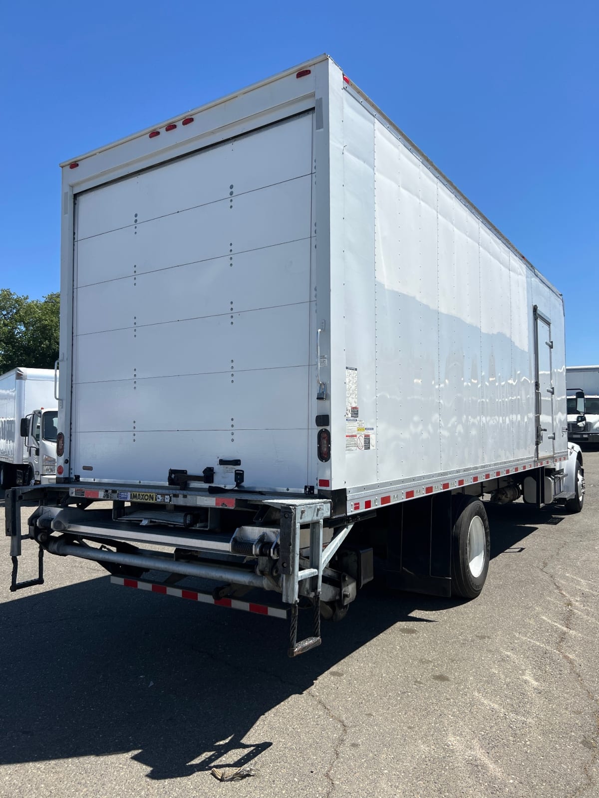 2018 Freightliner/Mercedes M2 106 760420