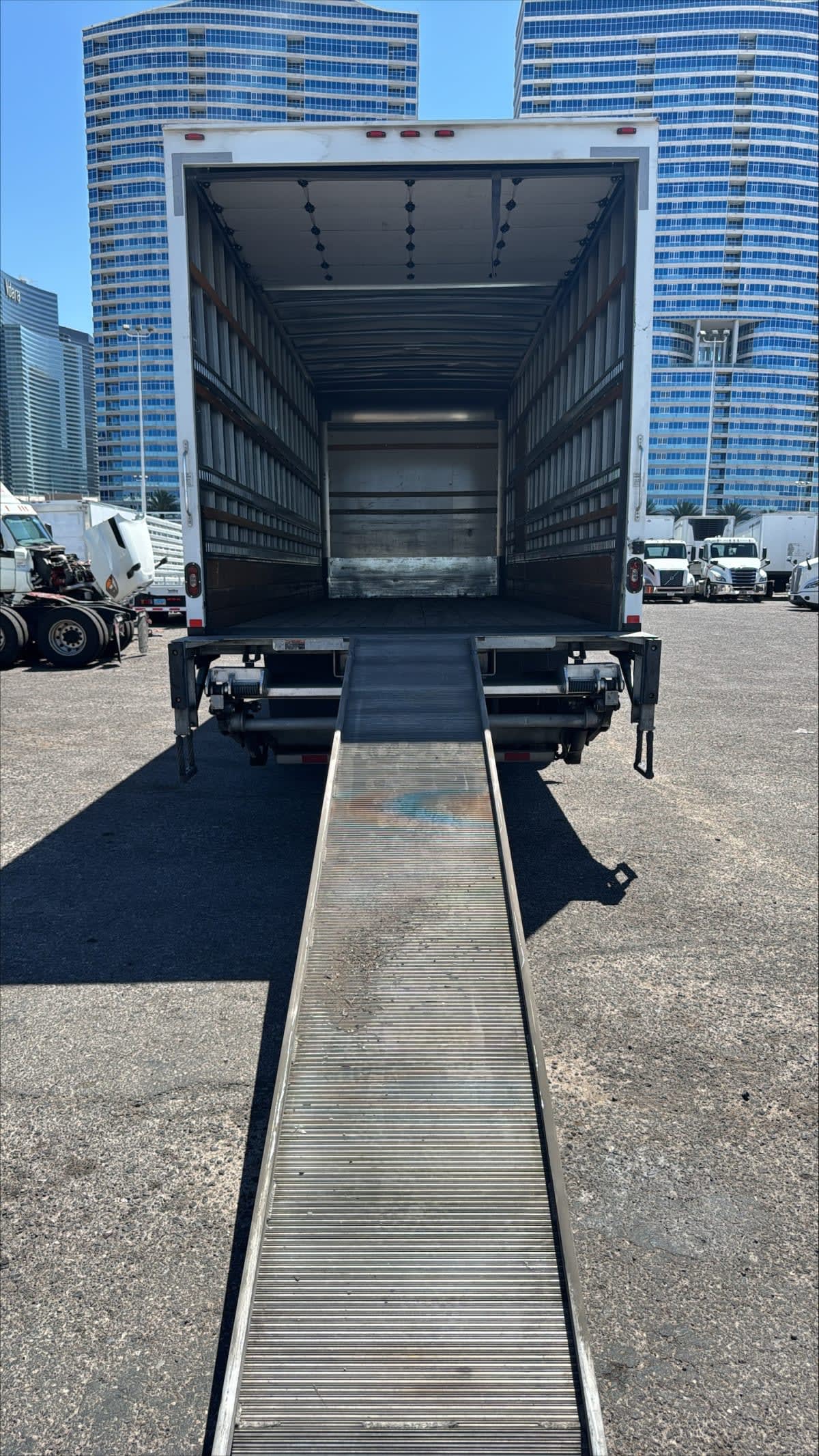 2018 Freightliner/Mercedes M2 106 760422