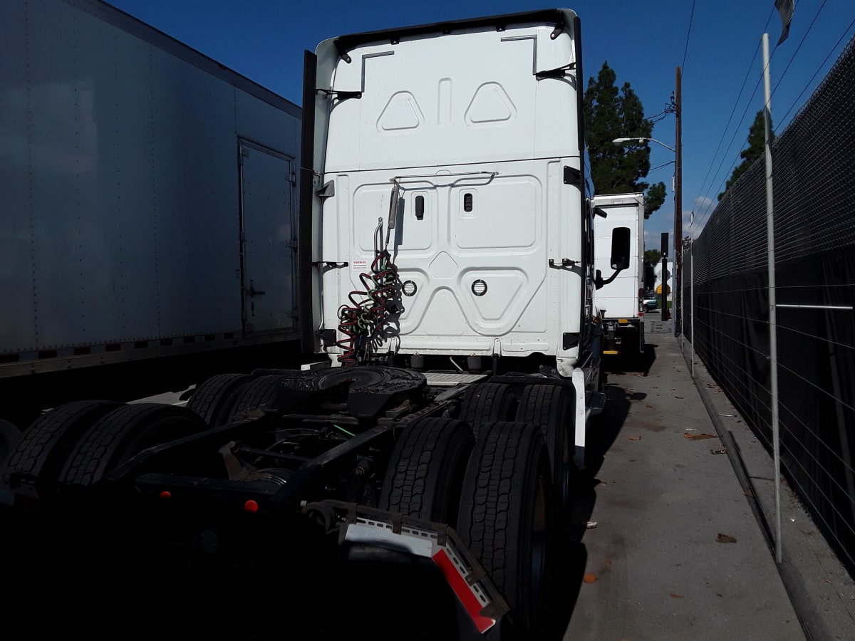 2018 Freightliner/Mercedes CASCADIA 125 760451