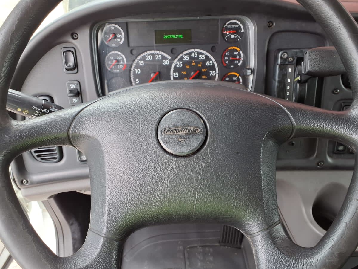 2018 Freightliner M2 106 760596