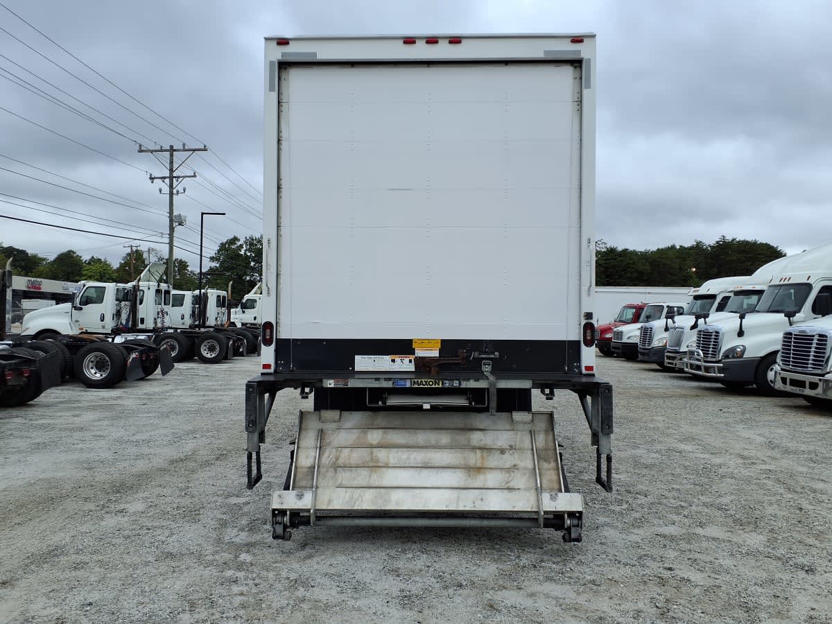 2018 Freightliner M2 106 760596