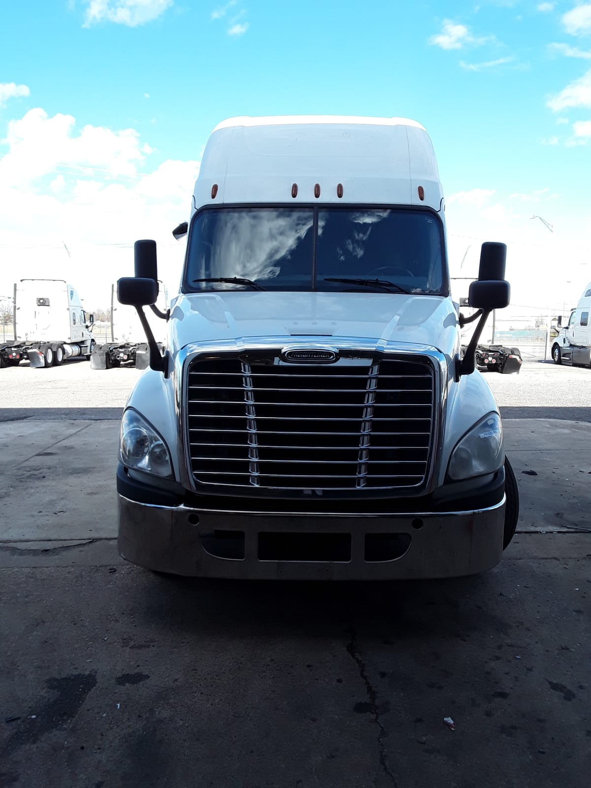 2018 Freightliner/Mercedes CASCADIA 125 760680