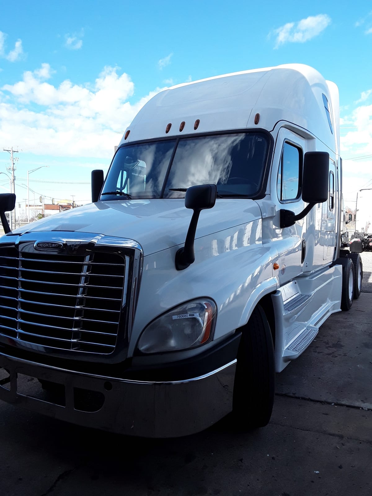 2018 Freightliner/Mercedes CASCADIA 125 760680