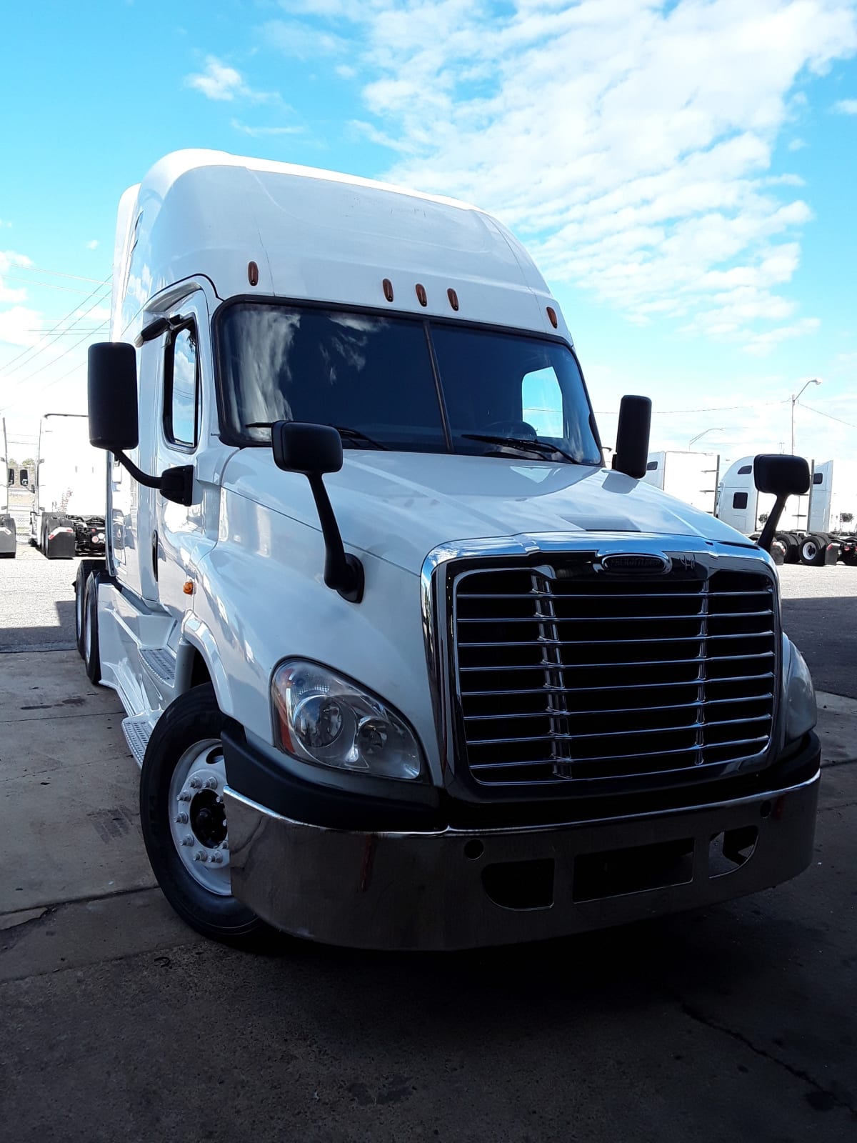 2018 Freightliner/Mercedes CASCADIA 125 760680