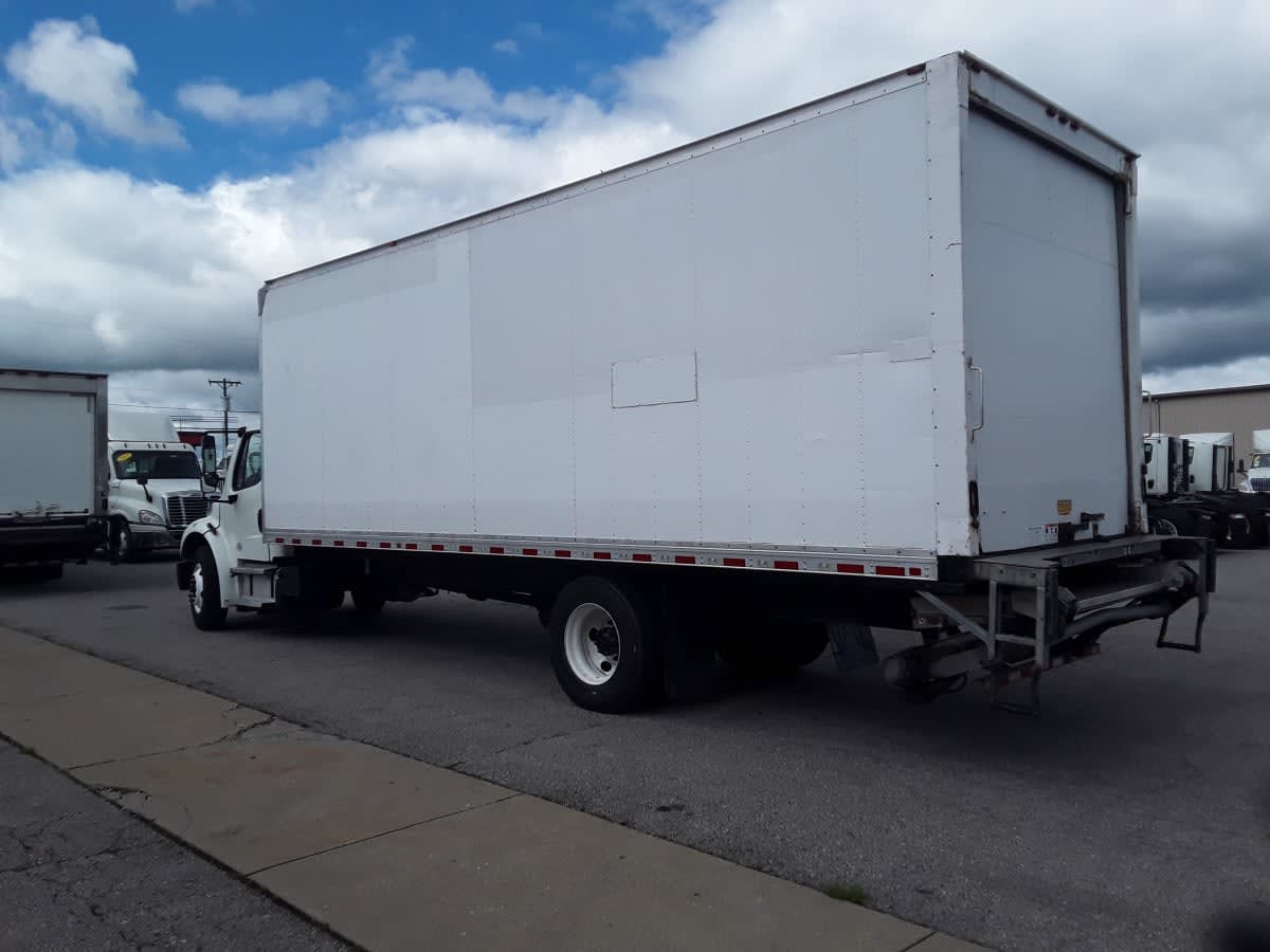 2018 Freightliner M2 106 760843