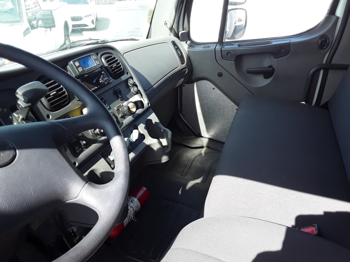 2018 Freightliner M2 106 in Montebello, CA — photo 7