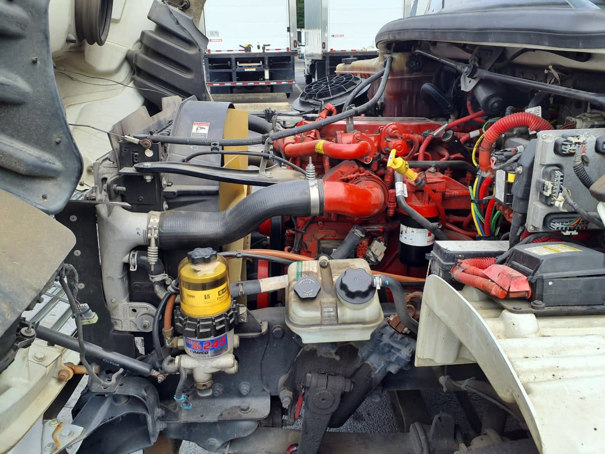 2018 Freightliner M2 106 761047