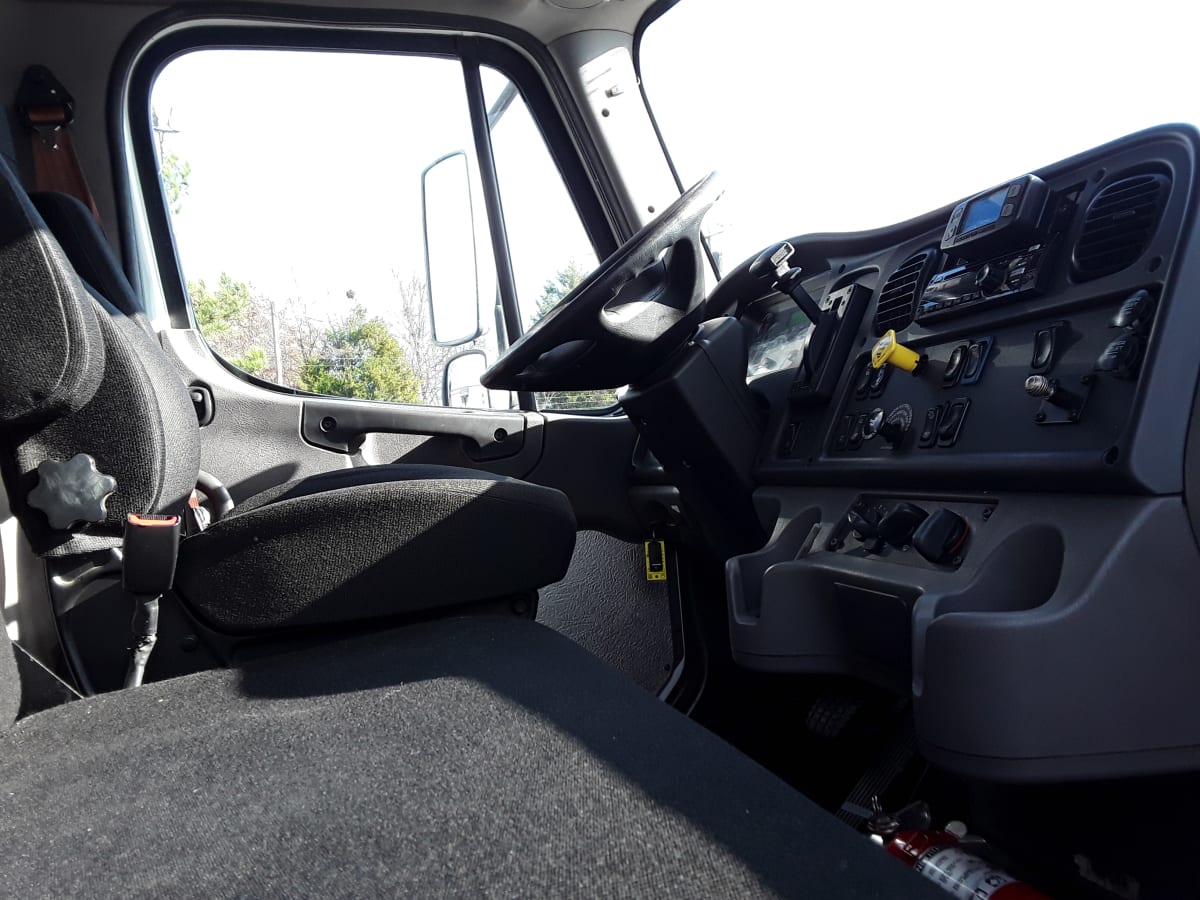 2018 Freightliner/Mercedes M2 106 761393