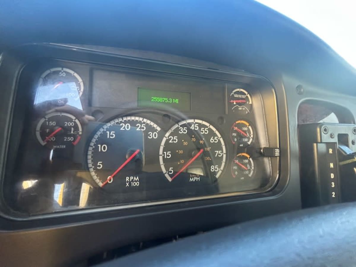 2018 Freightliner/Mercedes M2 106 761927