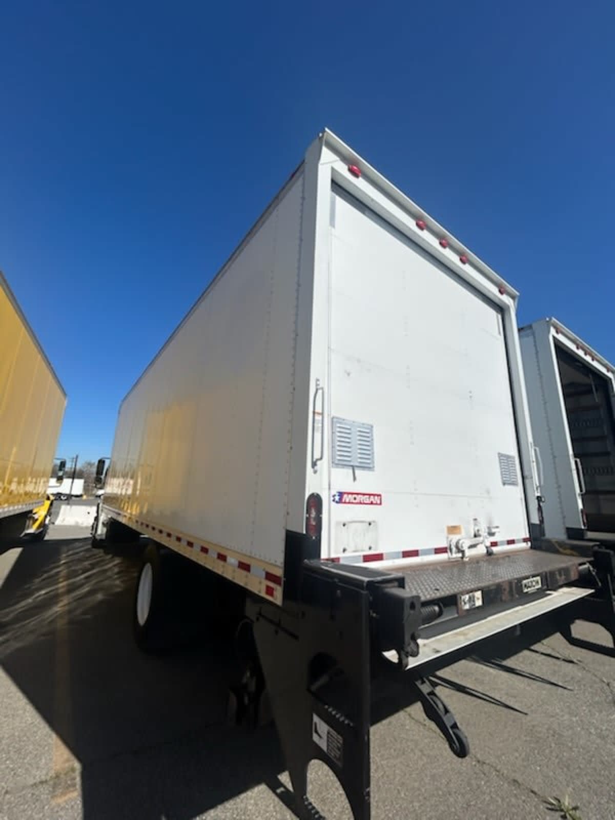 2018 Freightliner/Mercedes M2 106 761927