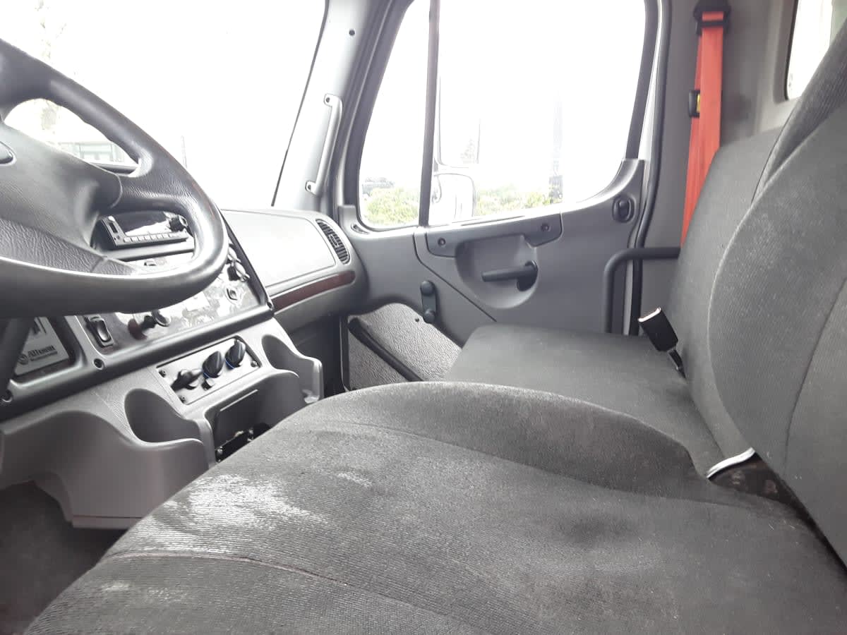 2018 Freightliner/Mercedes M2 106 761938