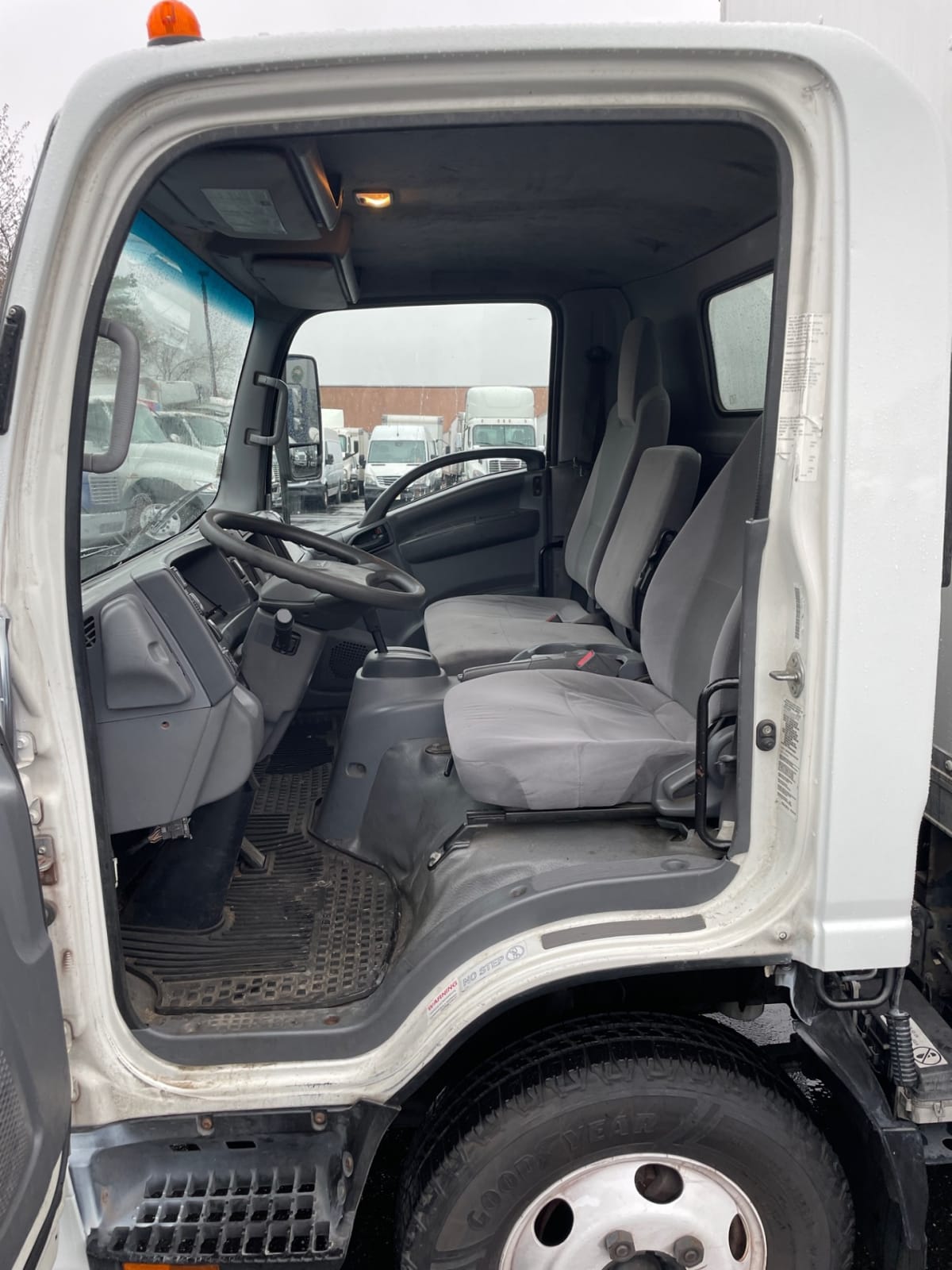 2018 Isuzu NPR HD 762011