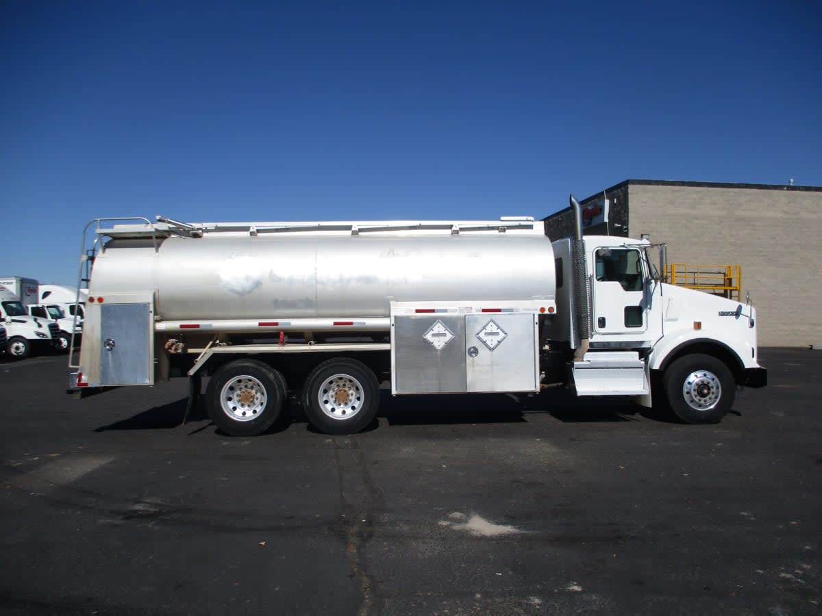 2018 Kenworth T800 - image 9