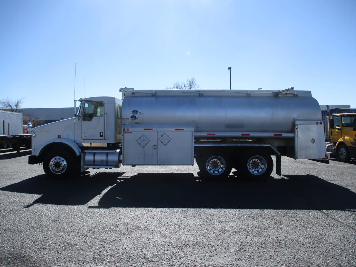 2018 Kenworth T800 - image 10