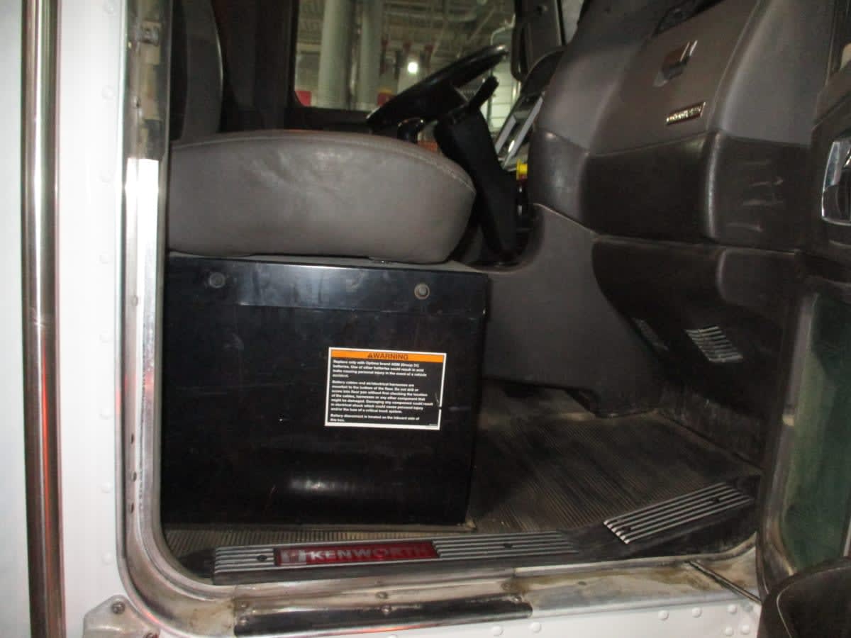 2018 Kenworth T800 - image 14