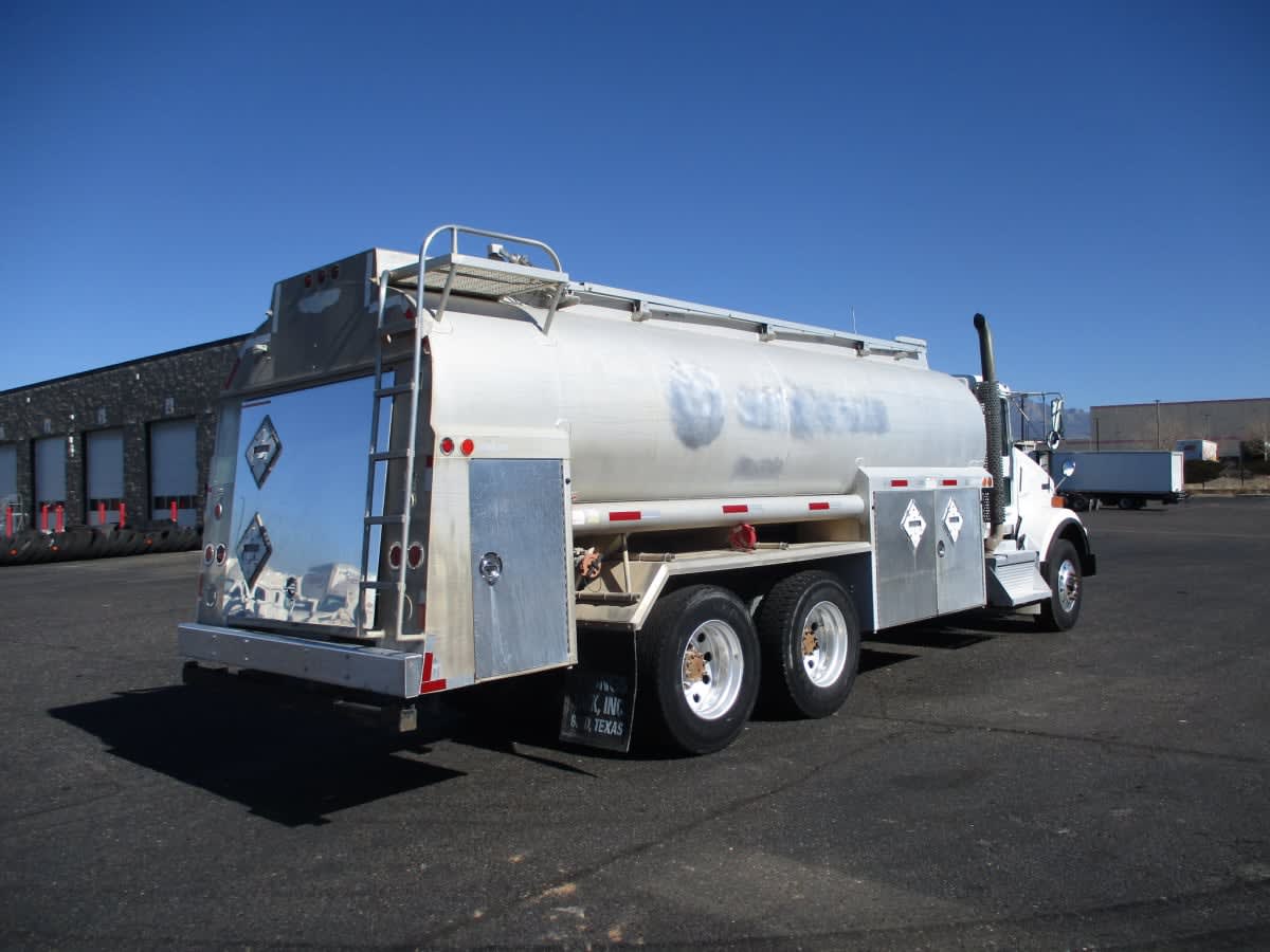 2018 Kenworth T800 - image 4