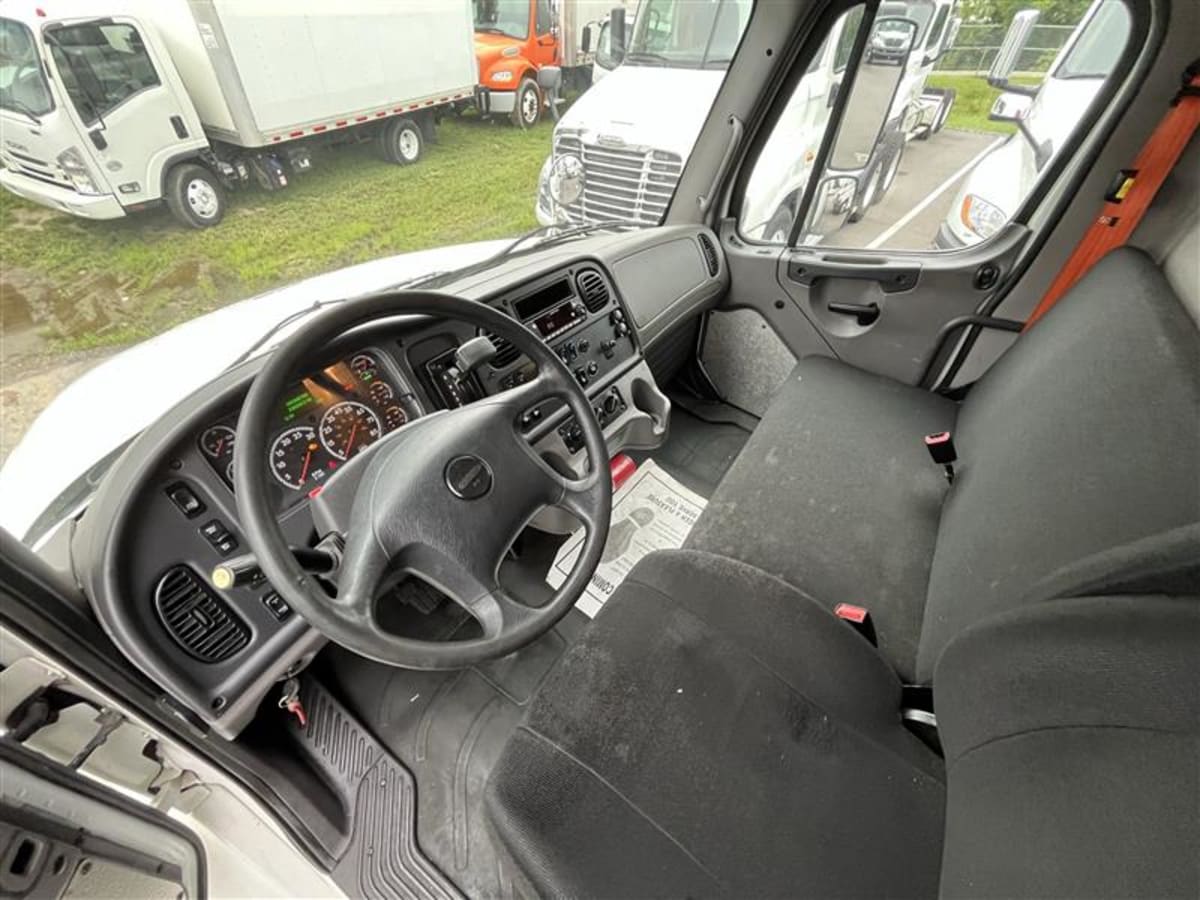 2018 Freightliner M2 106 762316