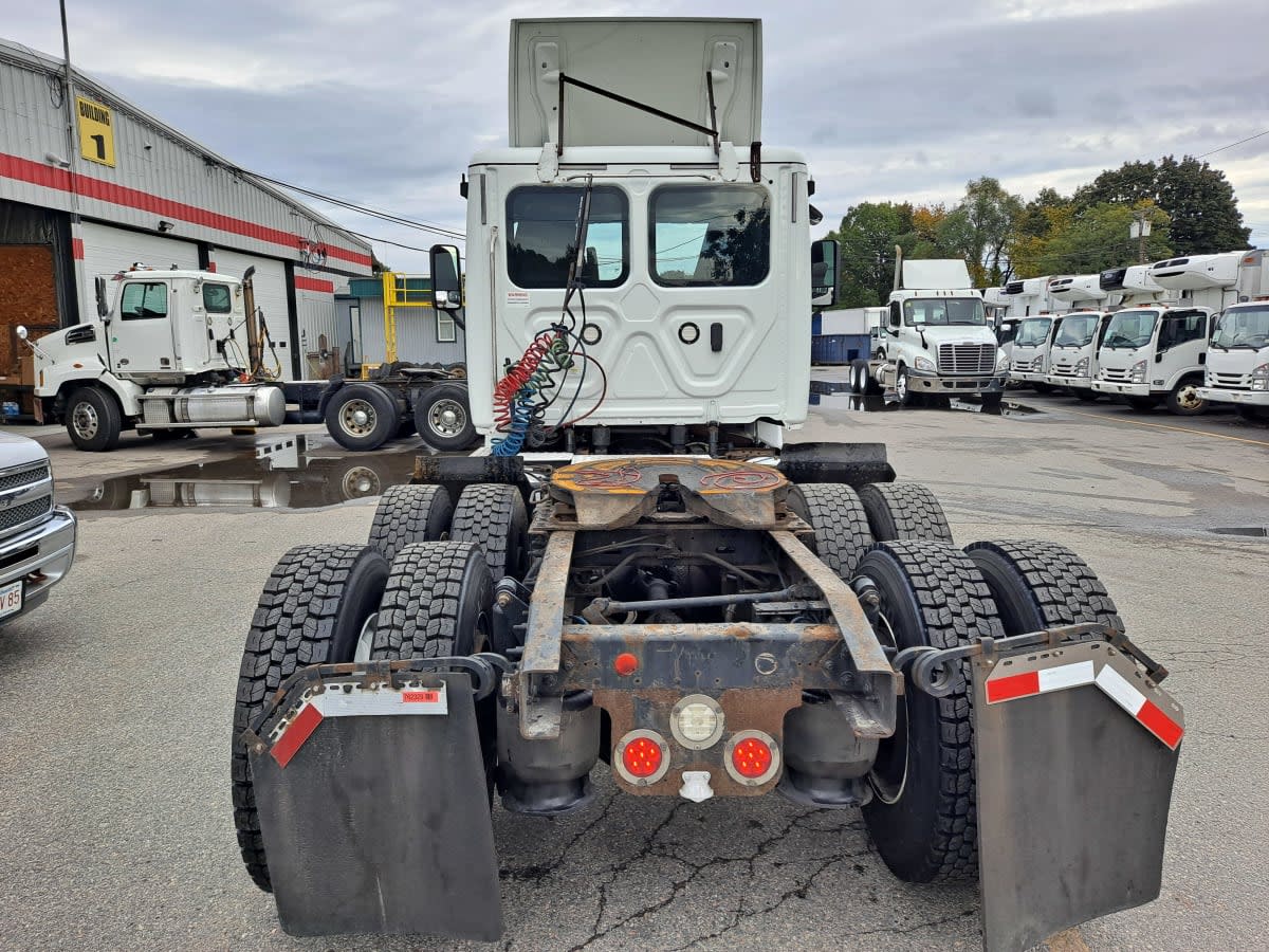 2018 Freightliner Cascadia in Salisbury, MA — photo 5