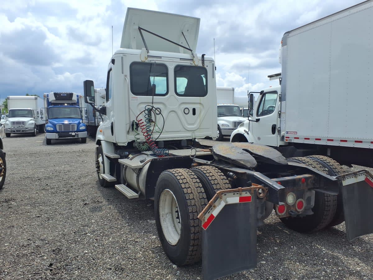 2018 Freightliner - image 4