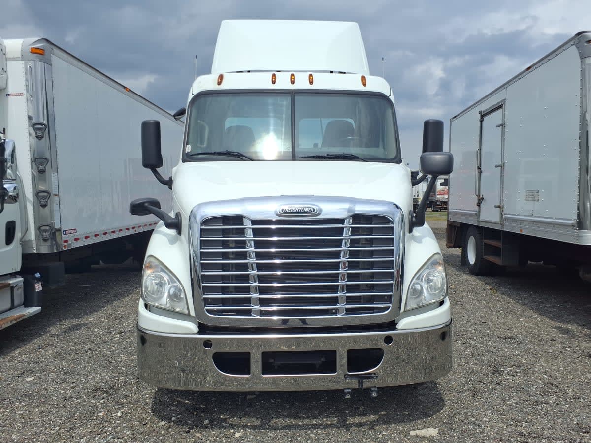 2018 Freightliner - image 2