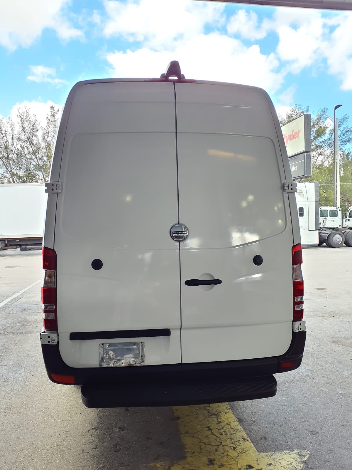 2017 Mercedes-Benz 2500 763200